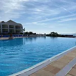 Les Ingres Scls - Parking, Piscine, Vue
